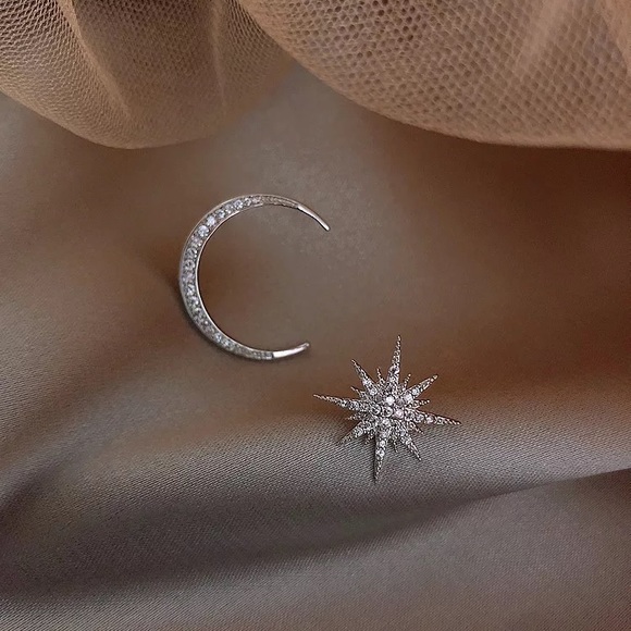 ⭐️🌙Crystal Moon Star Stud Earrings - Picture 4 of 6